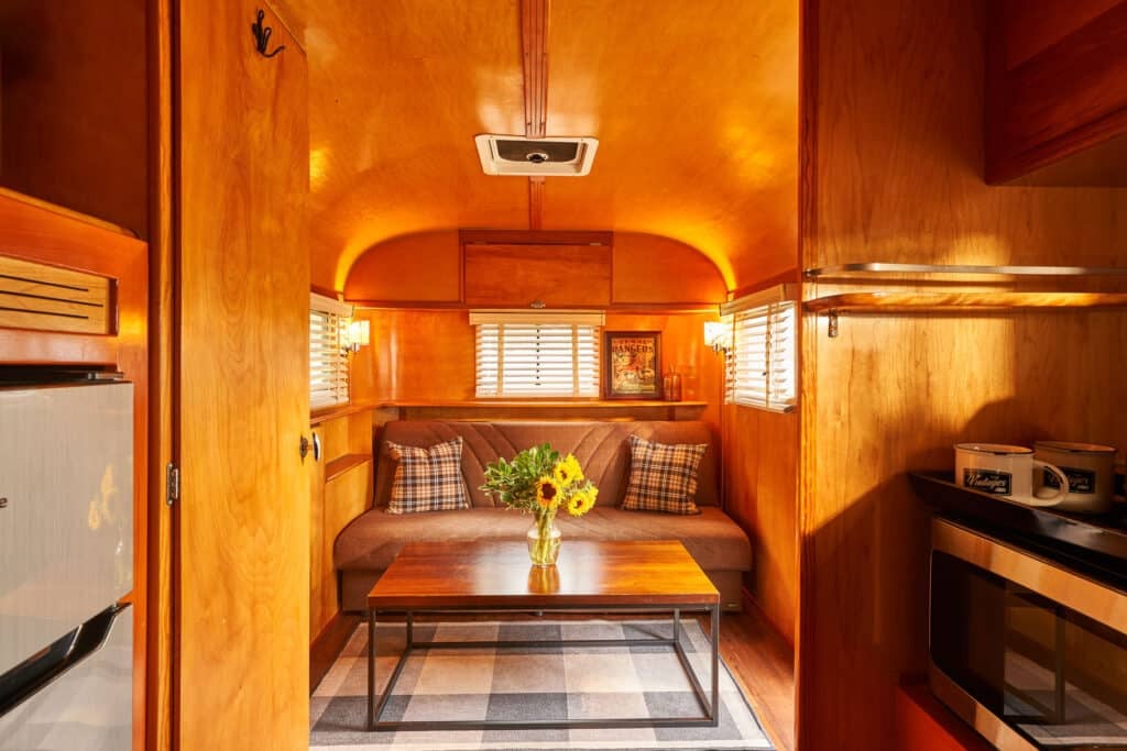 rv parks near River Road City Park Splash Pad
